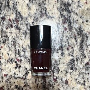 CHANEL Le Vernis Nail Polish - Rich Burgundy